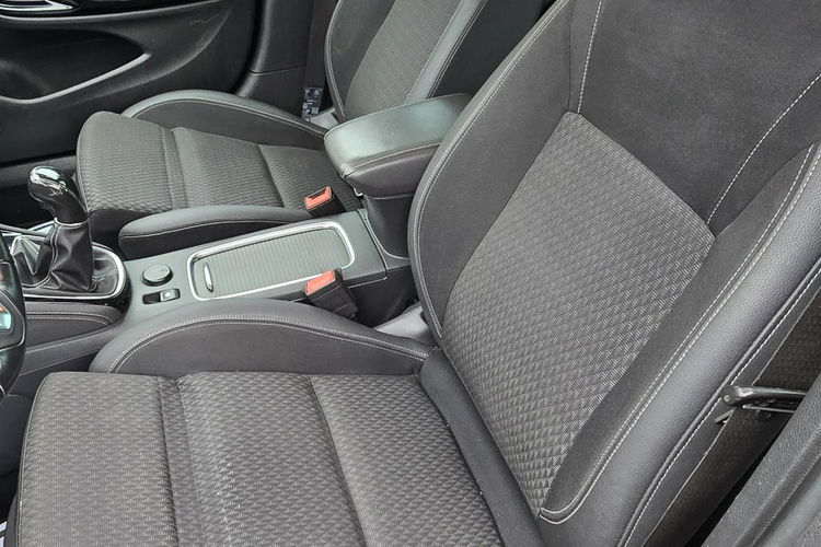 Opel Astra 1,4Turbo Benz. Navi.Kam.Cofania.Xenony.Ledy.Asyst.Pasa Ruchu.Elektr.Kl zdjęcie 19