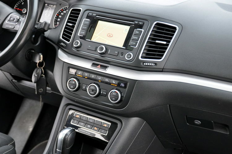 Volkswagen Sharan 2.0TDI(177KM)*Xenon*Led*Navi*Kamera*El.Drzwi*El.Klapa*Panorama*Alu18" zdjęcie 29