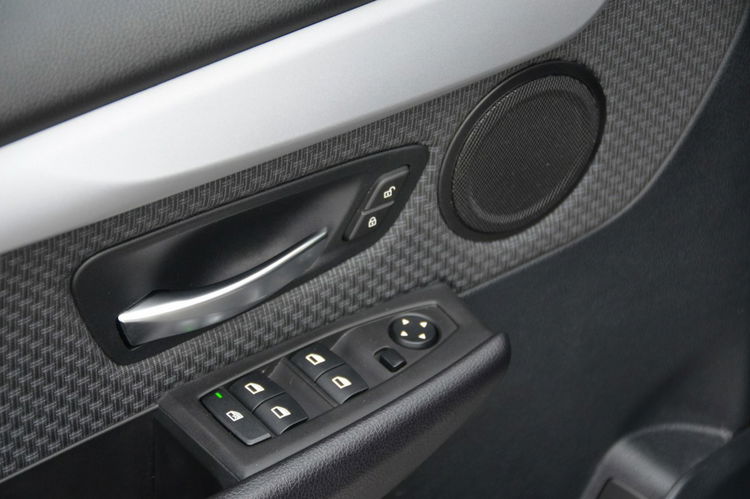 BMW 218 Opłacona 2.0D 150KM Serwis 7-foteli Navi El.klapa Bi-xenon Grz.fotele zdjęcie 21