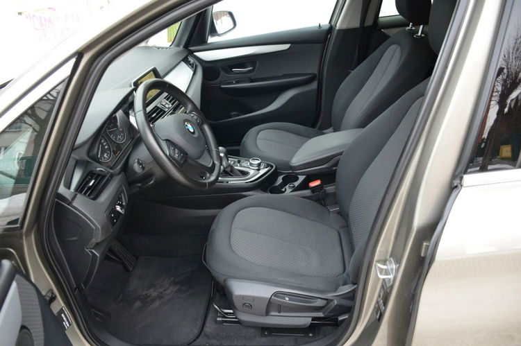 BMW 218 Opłacona 2.0D 150KM Serwis 7-foteli Navi El.klapa Bi-xenon Grz.fotele zdjęcie 22