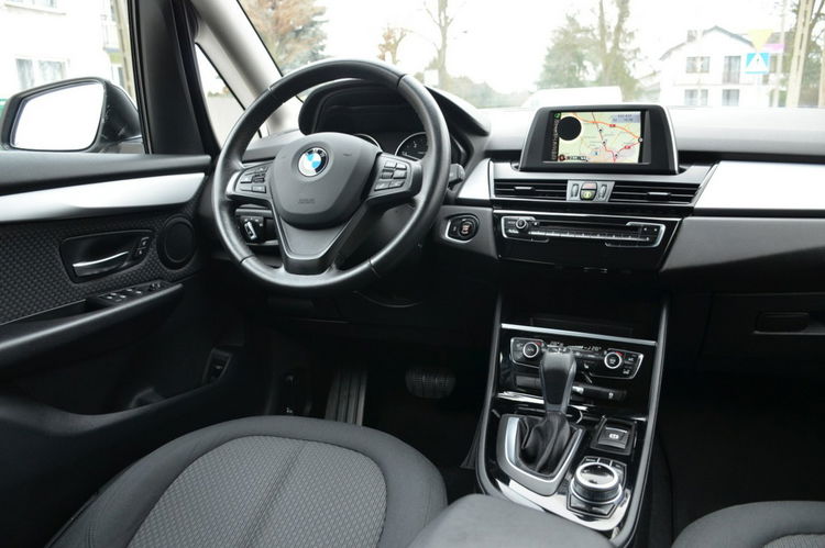 BMW 218 Opłacona 2.0D 150KM Serwis 7-foteli Navi El.klapa Bi-xenon Grz.fotele zdjęcie 31
