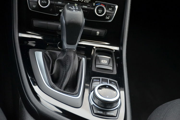 BMW 218 Opłacona 2.0D 150KM Serwis 7-foteli Navi El.klapa Bi-xenon Grz.fotele zdjęcie 34