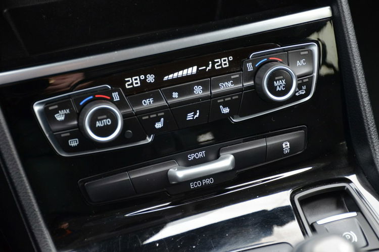 BMW 218 Opłacona 2.0D 150KM Serwis 7-foteli Navi El.klapa Bi-xenon Grz.fotele zdjęcie 35