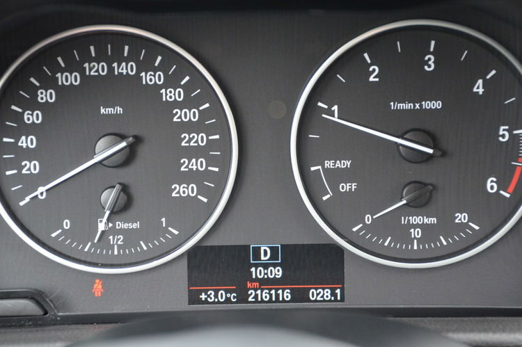 BMW 218 Opłacona 2.0D 150KM Serwis 7-foteli Navi El.klapa Bi-xenon Grz.fotele zdjęcie 36