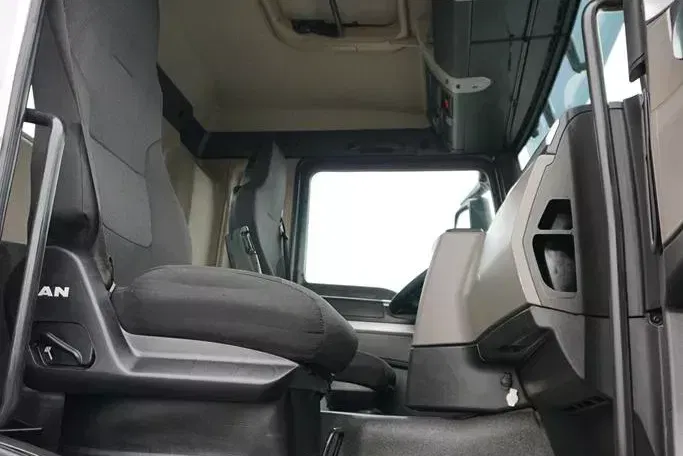 MAN TGS / 18.420 / EURO 6 / ACC / 4 X 4 / HYDRAULIKA zdjęcie 8