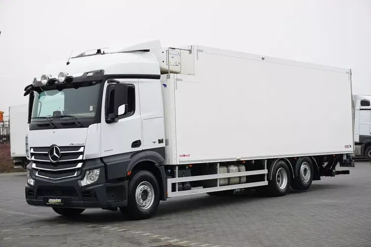 Mercedes ACTROS / 2553 / EURO 6 / CHŁODNIA + WINDA / 23 PALETY / OŚ SKRĘTNA zdjęcie 2
