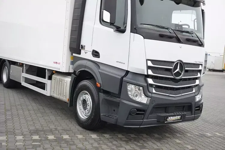 Mercedes ACTROS / 2553 / EURO 6 / CHŁODNIA + WINDA / 23 PALETY / OŚ SKRĘTNA zdjęcie 20