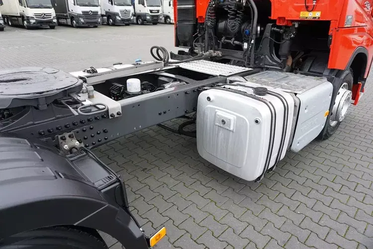 Volvo FH / 420 / E 6 / ACC / PEŁNY ADR / HYDRAULIKA / MAŁY PRZEBIEG zdjęcie 14