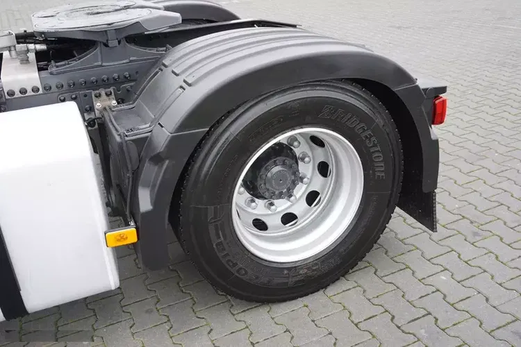 Volvo FH / 420 / E 6 / ACC / PEŁNY ADR / HYDRAULIKA / MAŁY PRZEBIEG zdjęcie 19