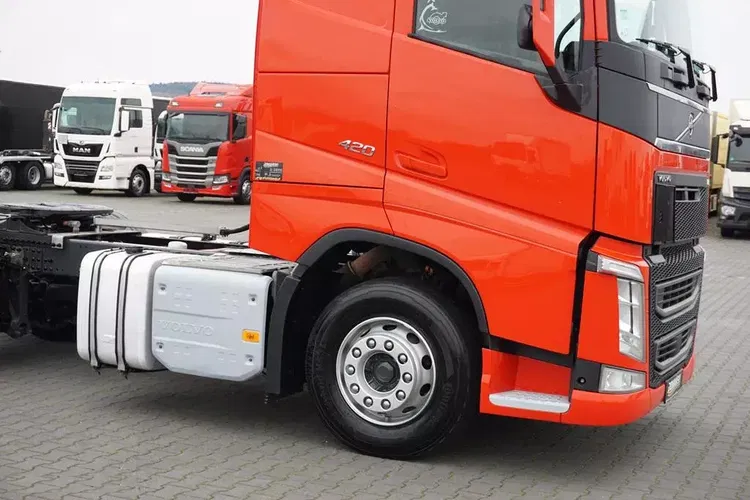 Volvo FH / 420 / E 6 / ACC / PEŁNY ADR / HYDRAULIKA / MAŁY PRZEBIEG zdjęcie 26