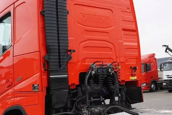 Volvo FH / 420 / E 6 / ACC / PEŁNY ADR / HYDRAULIKA / MAŁY PRZEBIEG zdjęcie 35