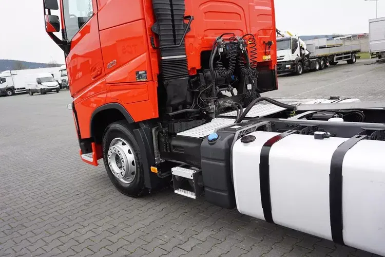 Volvo FH / 420 / E 6 / ACC / PEŁNY ADR / HYDRAULIKA / MAŁY PRZEBIEG zdjęcie 36