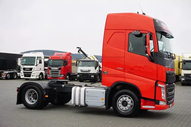 Volvo FH / 420 / E 6 / ACC / PEŁNY ADR / HYDRAULIKA / MAŁY PRZEBIEG zdjęcie 4