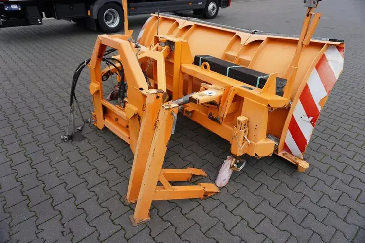 MAN PŁUG ŚNIEŻNY / DRUTZEL / DZIELONY / HYDRAULICZNY / 2,8 X 1 M + PIASKARKO - SOLARKA zdjęcie 10