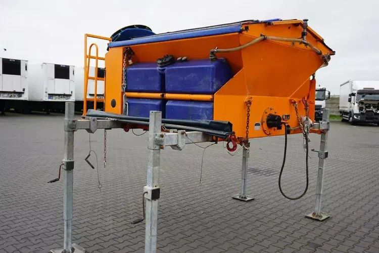 MAN PŁUG ŚNIEŻNY / DRUTZEL / DZIELONY / HYDRAULICZNY / 2,8 X 1 M + PIASKARKO - SOLARKA zdjęcie 2