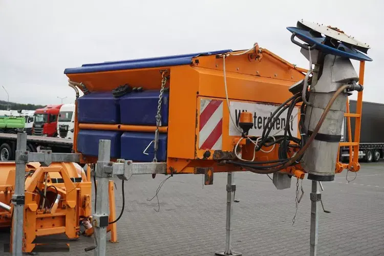 MAN PŁUG ŚNIEŻNY / DRUTZEL / DZIELONY / HYDRAULICZNY / 2,8 X 1 M + PIASKARKO - SOLARKA zdjęcie 4