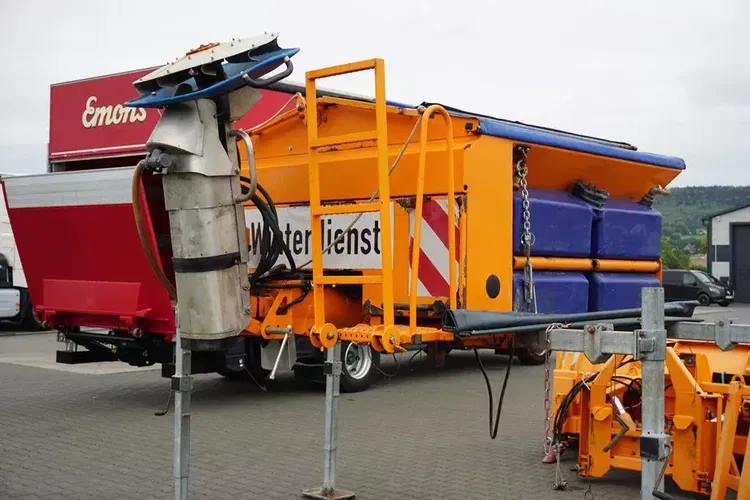 MAN PŁUG ŚNIEŻNY / DRUTZEL / DZIELONY / HYDRAULICZNY / 2,8 X 1 M + PIASKARKO - SOLARKA zdjęcie 5