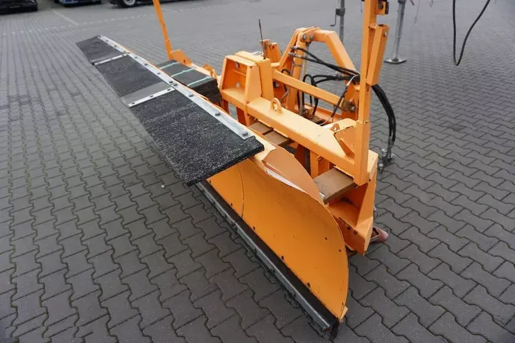 MAN PŁUG ŚNIEŻNY / DRUTZEL / DZIELONY / HYDRAULICZNY / 2,8 X 1 M + PIASKARKO - SOLARKA zdjęcie 8