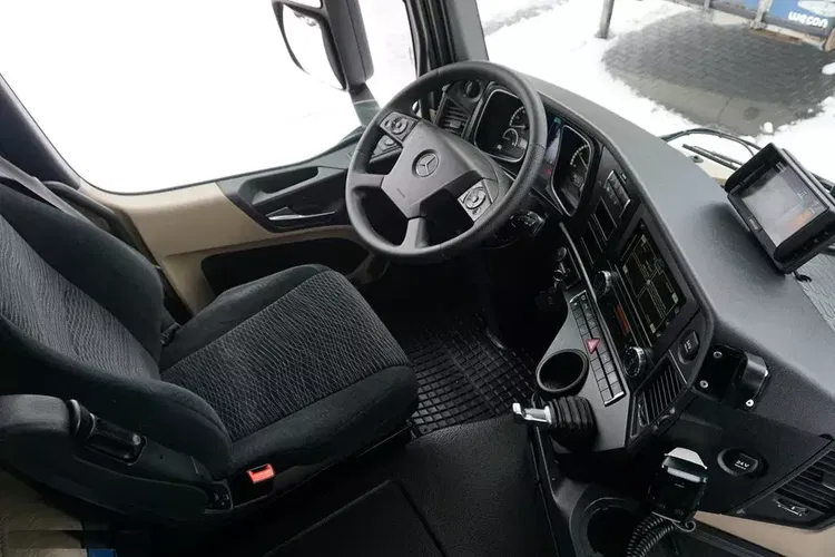 Mercedes / ACTROS / 2553 / EURO 6 / CHŁODNIA + WINDA / 23 PALETY / OŚ SKRĘTNA zdjęcie 13