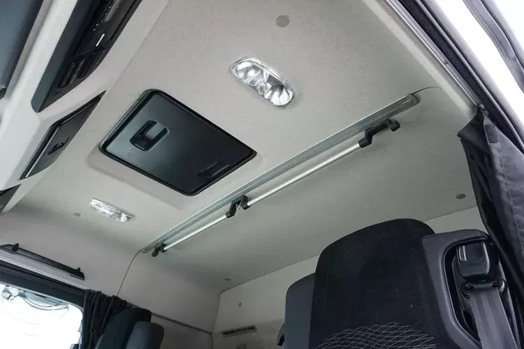 Mercedes / ACTROS / 2553 / EURO 6 / CHŁODNIA + WINDA / 23 PALETY / OŚ SKRĘTNA zdjęcie 17