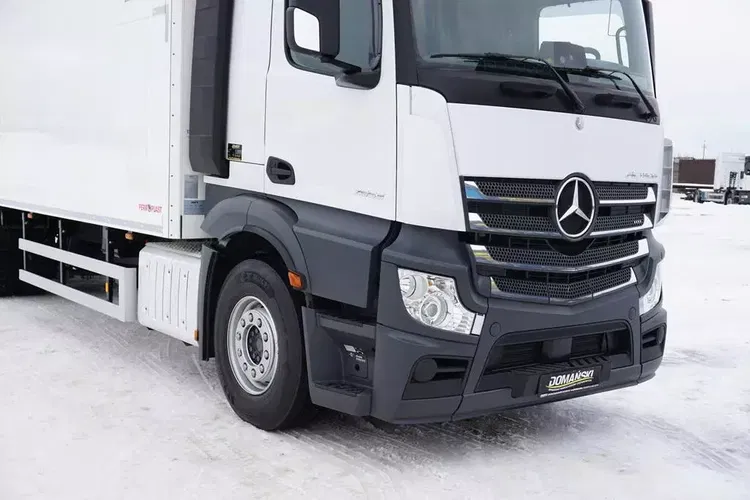 Mercedes / ACTROS / 2553 / EURO 6 / CHŁODNIA + WINDA / 23 PALETY / OŚ SKRĘTNA zdjęcie 31