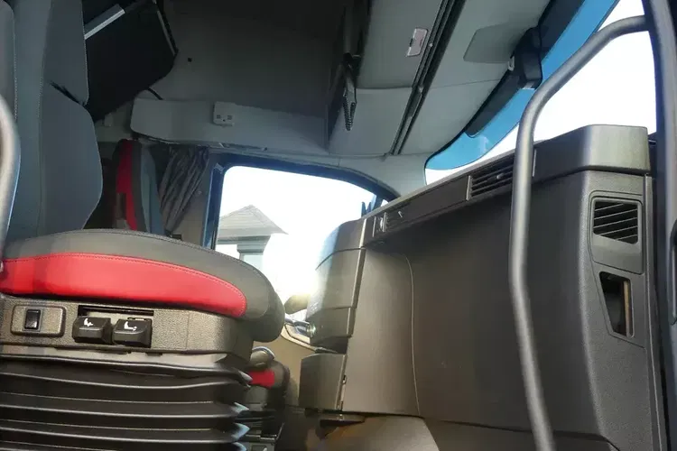 Volvo FH4 500 / EURO 6 / AUTOMAT / LOW DECK / I- SHIFT / KLIMA POSTOJOWA / zdjęcie 27