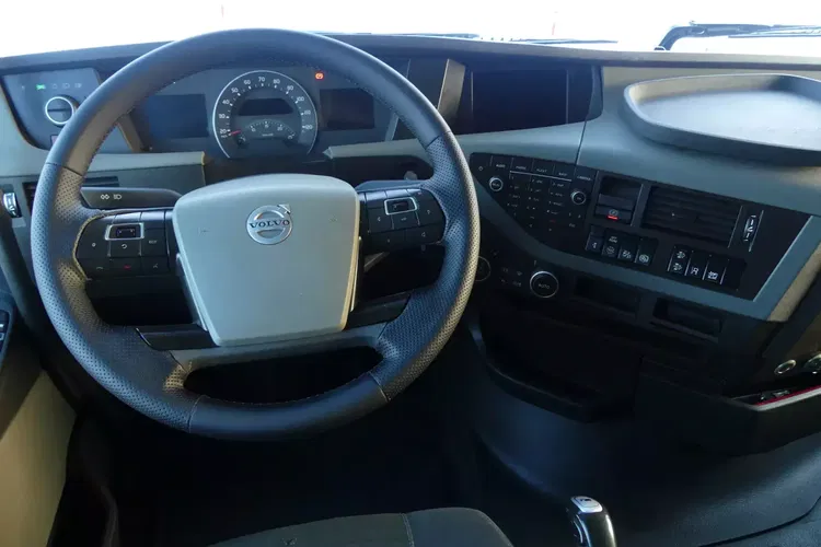 Volvo FH4 500 / EURO 6 / AUTOMAT / LOW DECK / I- SHIFT / KLIMA POSTOJOWA / zdjęcie 31