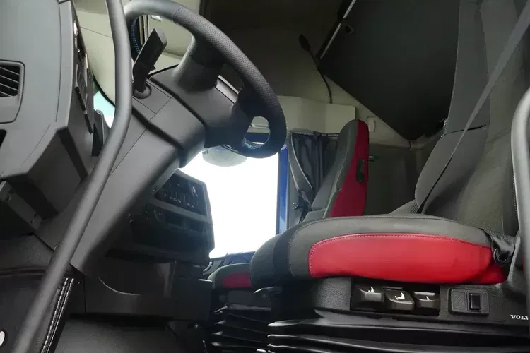 Volvo FH4 460 / EURO 6 / AUTOMAT / I -SHIFT / STANDARD / zdjęcie 23