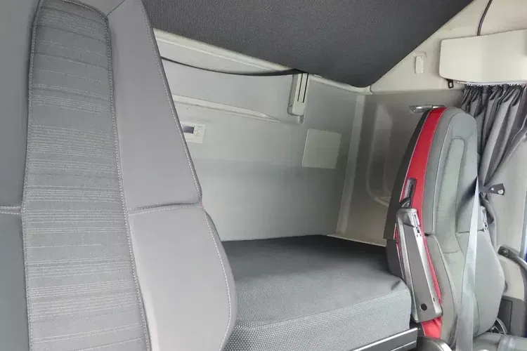 Volvo FH4 460 / EURO 6 / AUTOMAT / I -SHIFT / STANDARD / zdjęcie 26