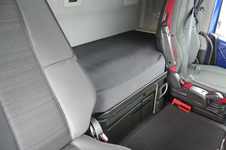 Volvo FH4 460 / EURO 6 / AUTOMAT / I -SHIFT / STANDARD / zdjęcie 27