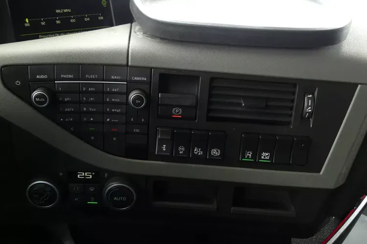 Volvo FH4 460 / EURO 6 / AUTOMAT / I -SHIFT / STANDARD / zdjęcie 32
