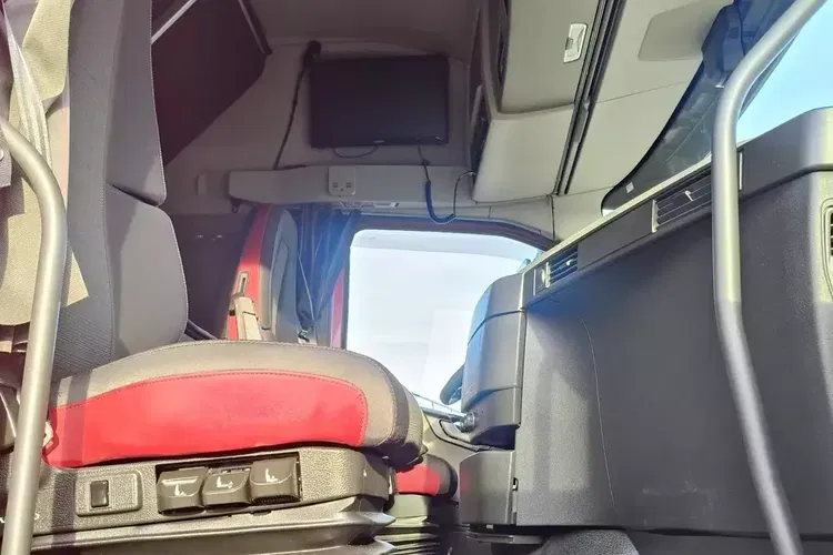 Volvo FH4 460 / SKRZYNIA 7.90 / AUTOMAT / EURO 6 / TV / zdjęcie 26