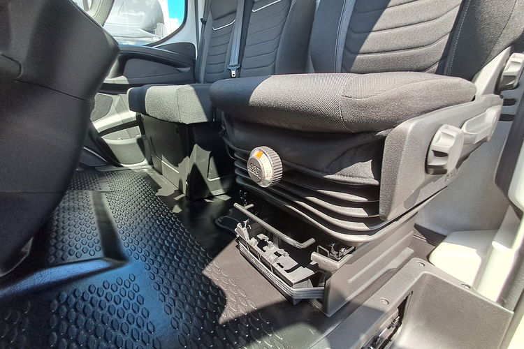 IVECO Daily 35S18HA8 zdjęcie 19