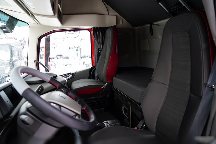 Volvo FH 460 / ZESTAW TANDEM / 120 M3 / PRZEJAZDOWY / KLIMA POSTOJOWA  / OŚ PODNOSZONA SKRĘTNA / WIELTON  2021 ROK / 6x2 zdjęcie 48