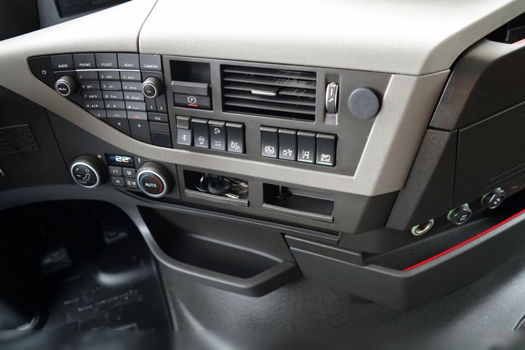 Volvo FH 460 / FIRANKA 7.45 M / SOLÓWKA / I-SAVE / KLIMATYZACJA POSTOJOWA / OŚ PODNOSZONA I SKRĘTNA / 6x2 zdjęcie 37