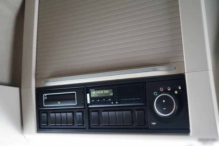 Volvo FH 460 / FIRANKA 7.45 M / SOLÓWKA / I-SAVE / KLIMATYZACJA POSTOJOWA / OŚ PODNOSZONA I SKRĘTNA / 6x2 zdjęcie 40