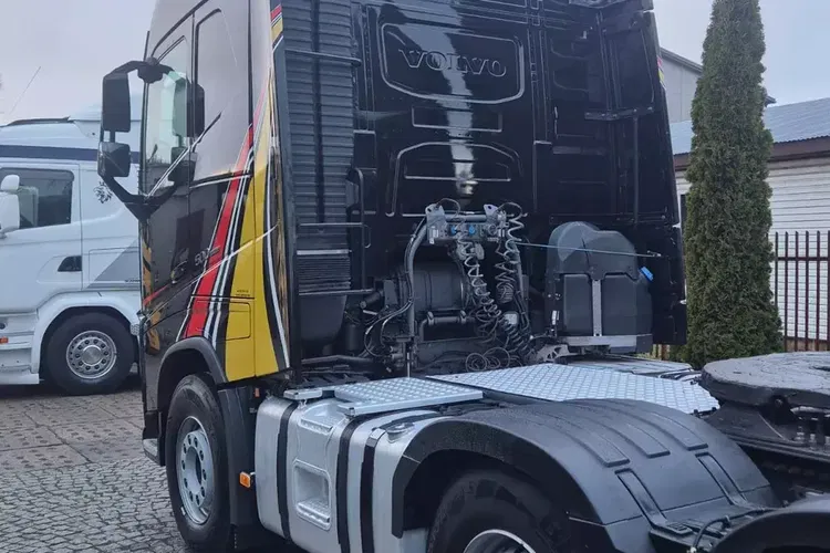 Volvo FH GLOBETROTTER zdjęcie 10