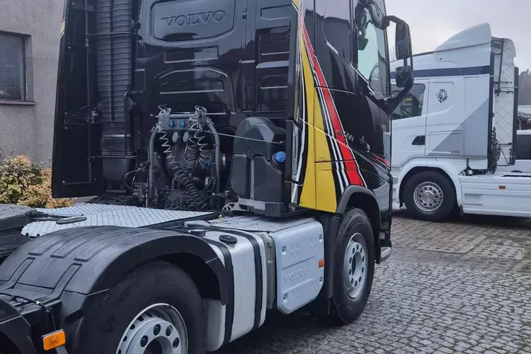 Volvo FH GLOBETROTTER zdjęcie 13