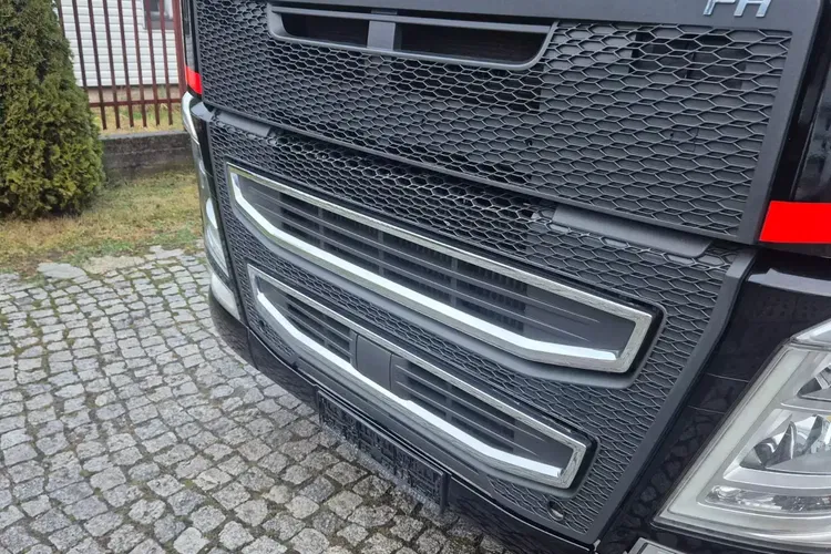 Volvo FH GLOBETROTTER zdjęcie 17