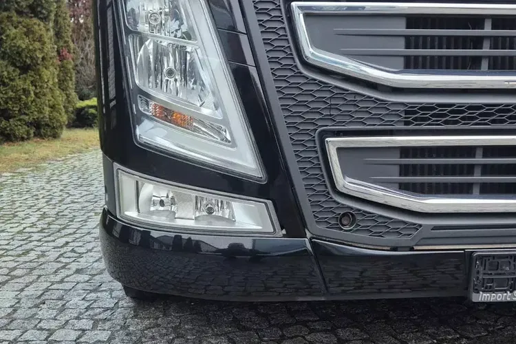 Volvo FH GLOBETROTTER zdjęcie 18