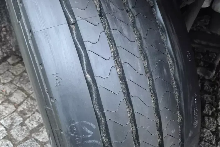 Volvo FH GLOBETROTTER zdjęcie 19