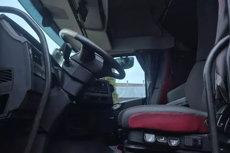 Volvo FH GLOBETROTTER zdjęcie 22