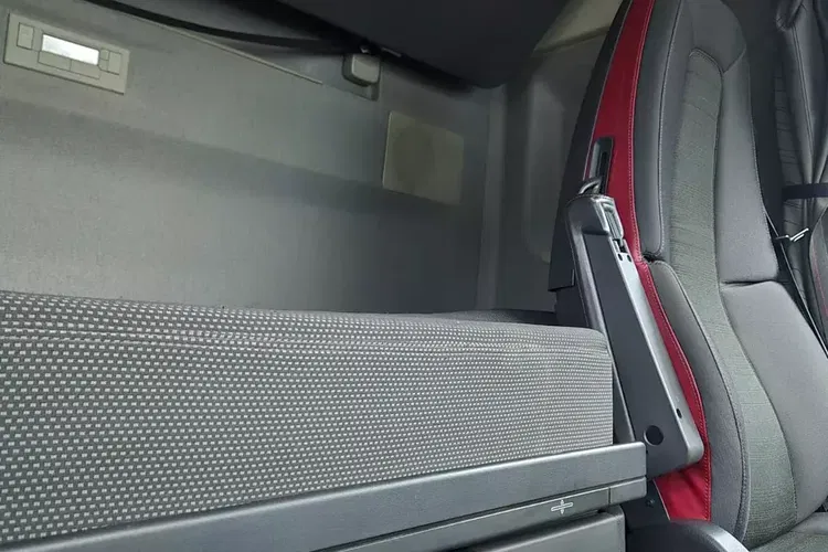 Volvo FH GLOBETROTTER zdjęcie 27