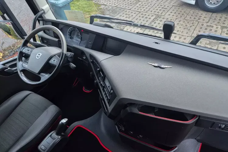 Volvo FH GLOBETROTTER zdjęcie 30