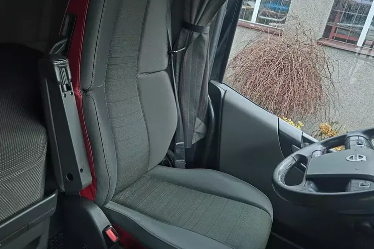 Volvo FH GLOBETROTTER zdjęcie 31