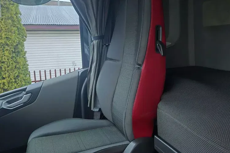 Volvo FH GLOBETROTTER zdjęcie 32