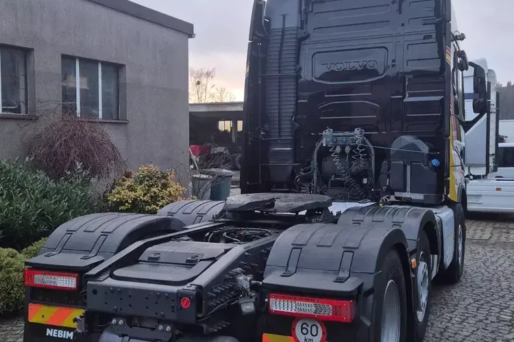 Volvo FH GLOBETROTTER zdjęcie 6