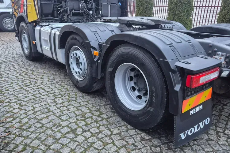 Volvo FH GLOBETROTTER zdjęcie 8