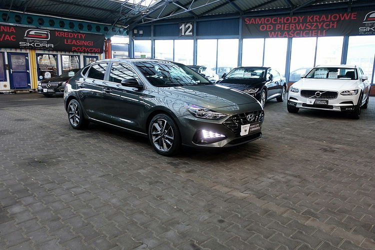 Hyundai i30 FASTBACK AUTOMAT 160KM Navi+Kamera+Led 1WŁ KRAJOWY 100% Bezwypadk F23% zdjęcie 3