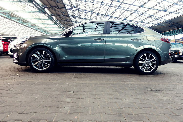 Hyundai i30 FASTBACK AUTOMAT 160KM Navi+Kamera+Led 1WŁ KRAJOWY 100% Bezwypadk F23% zdjęcie 58